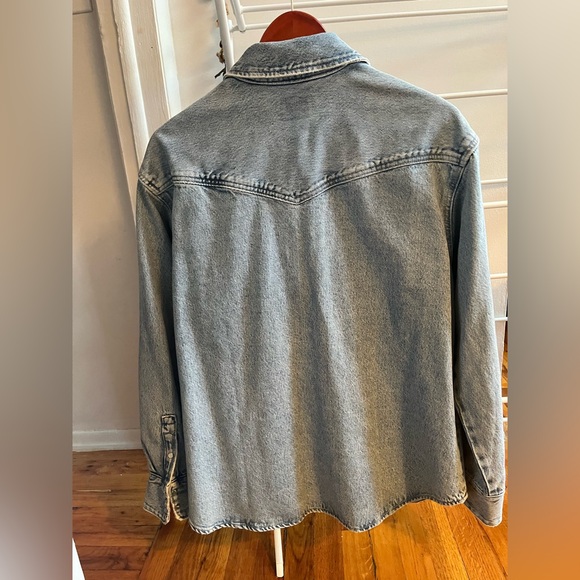 Levi's Distressed Light Blue Denim Button-Down Shirt - Picture 2 of 6